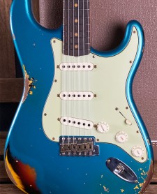 Fender 2022 Custom Shop 61 Stratocaster Heavy Relic Aged Ocean Turquoise over 3 Tone Sunburst